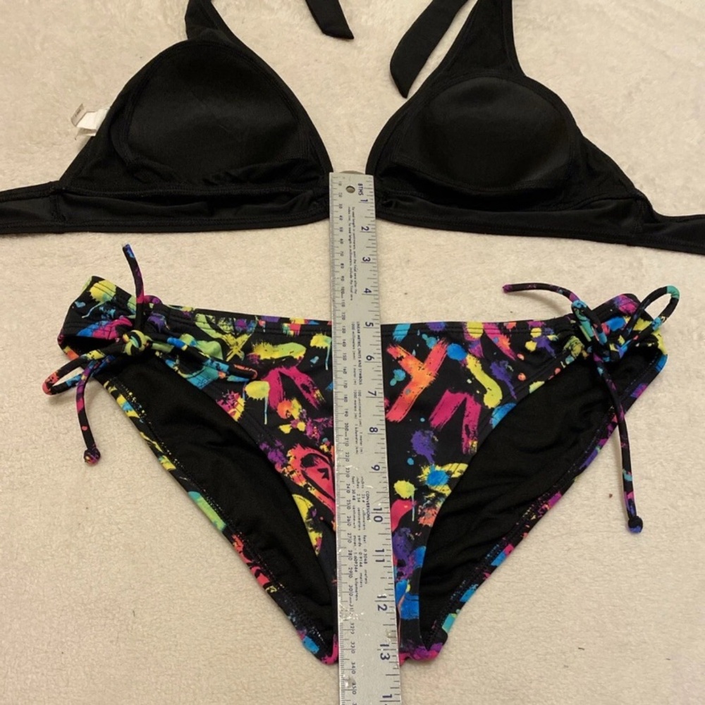 Merona Black Bikini with Roxy Multicolor Patterned Bottom - Picture 15 of 16